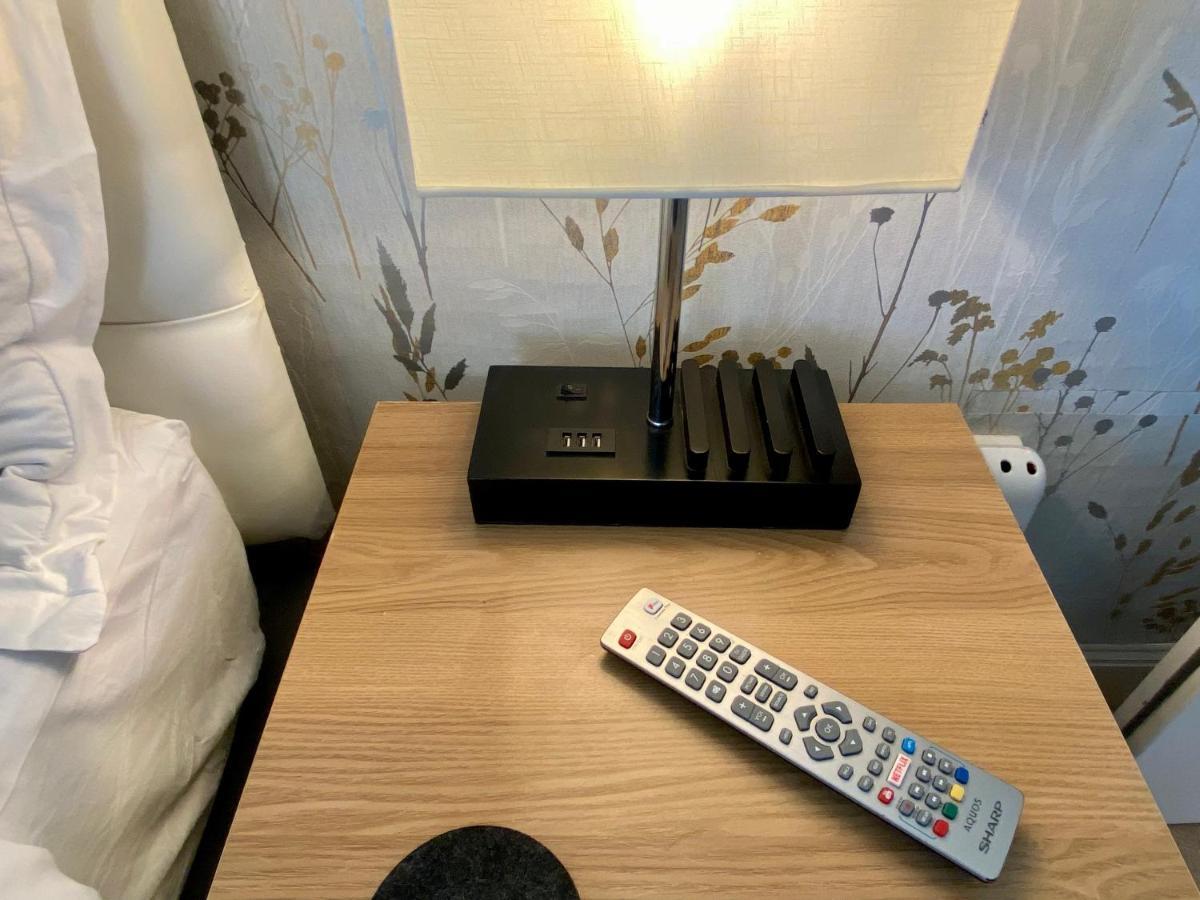 Apartment Convenient Contractor Free Parking Walk To Weatherspoons *