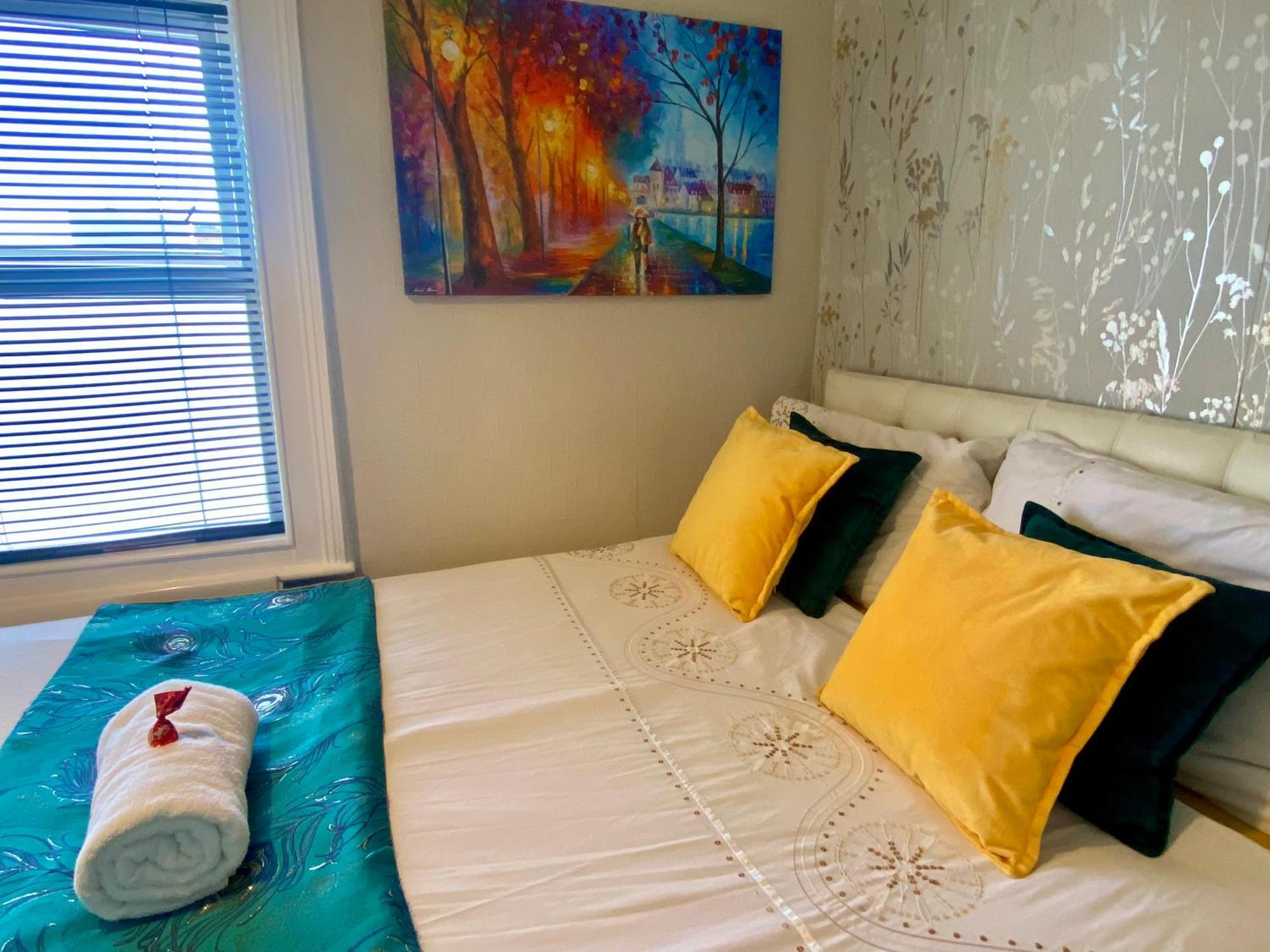 Apartment Convenient Contractor Free Parking Walk To Weatherspoons