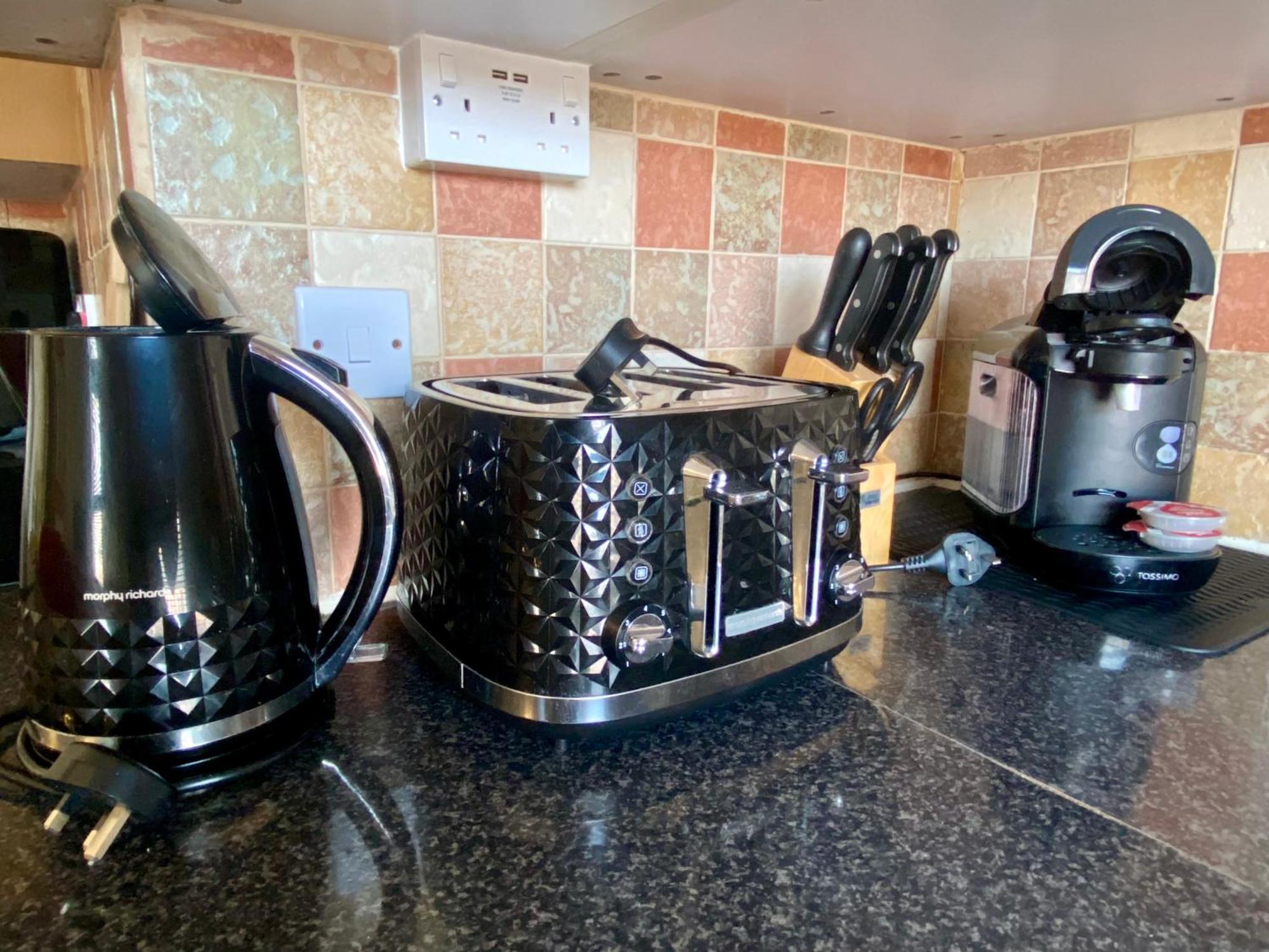 Convenient Contractor Free Parking Walk To Weatherspoons Apartment Bedford